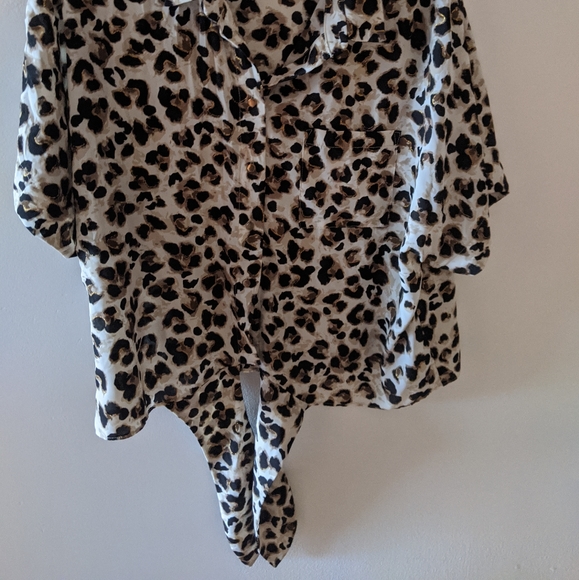 Leopard button down blouse - Picture 2 of 4
